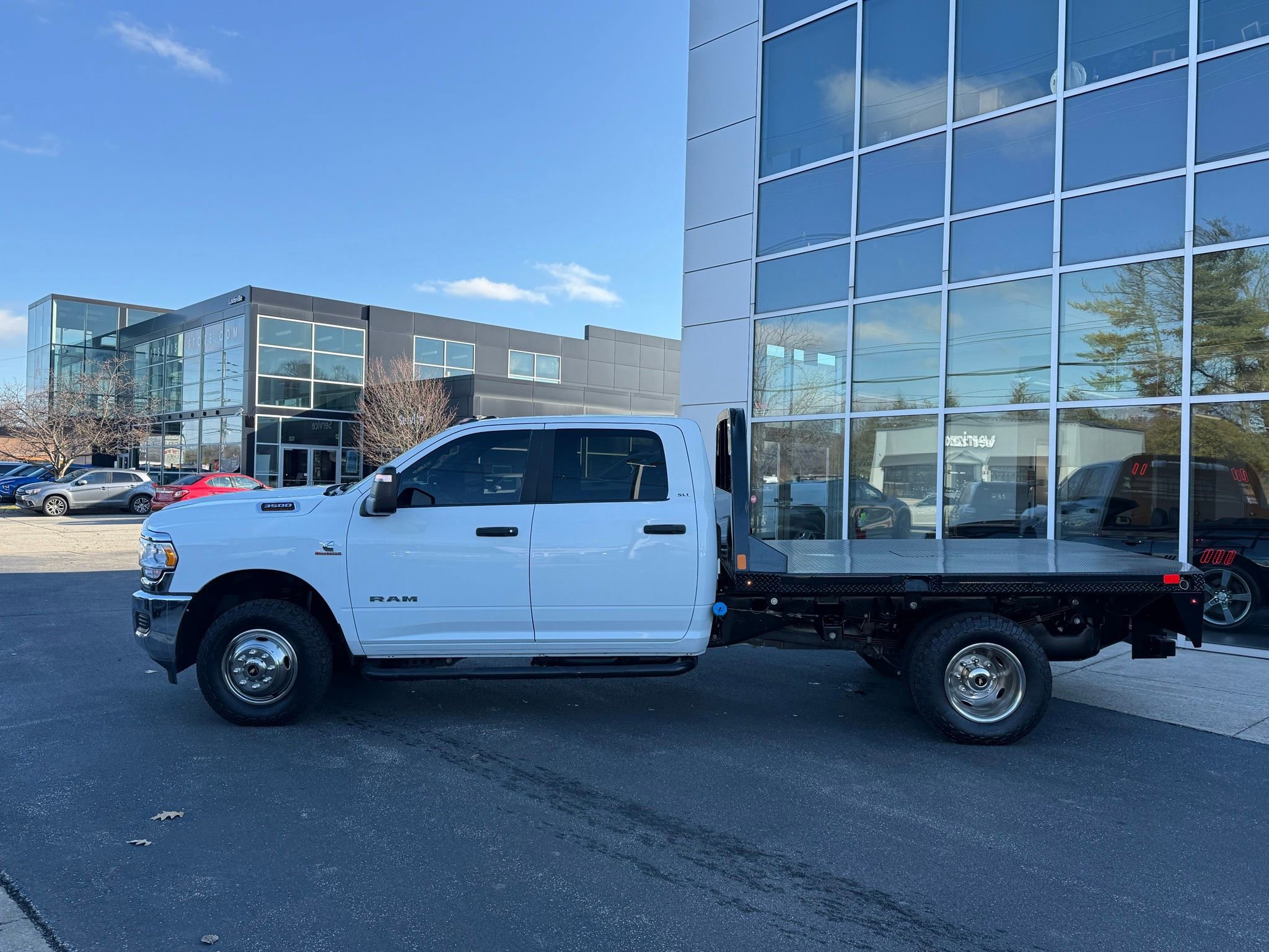 Used 2024 RAM 3500 SLT w/ Quick Order Package 2YG SLT AWD/4WD image 2