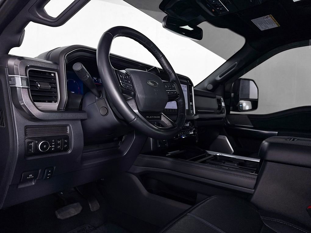 Used 2025 Ford F350 Platinum w/ FX4 Off-Road Package image 14