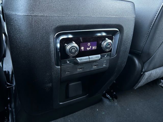 New 2025 GMC Yukon XL AT4 w/ AT4 Premium Plus Package AWD/4WD image 33