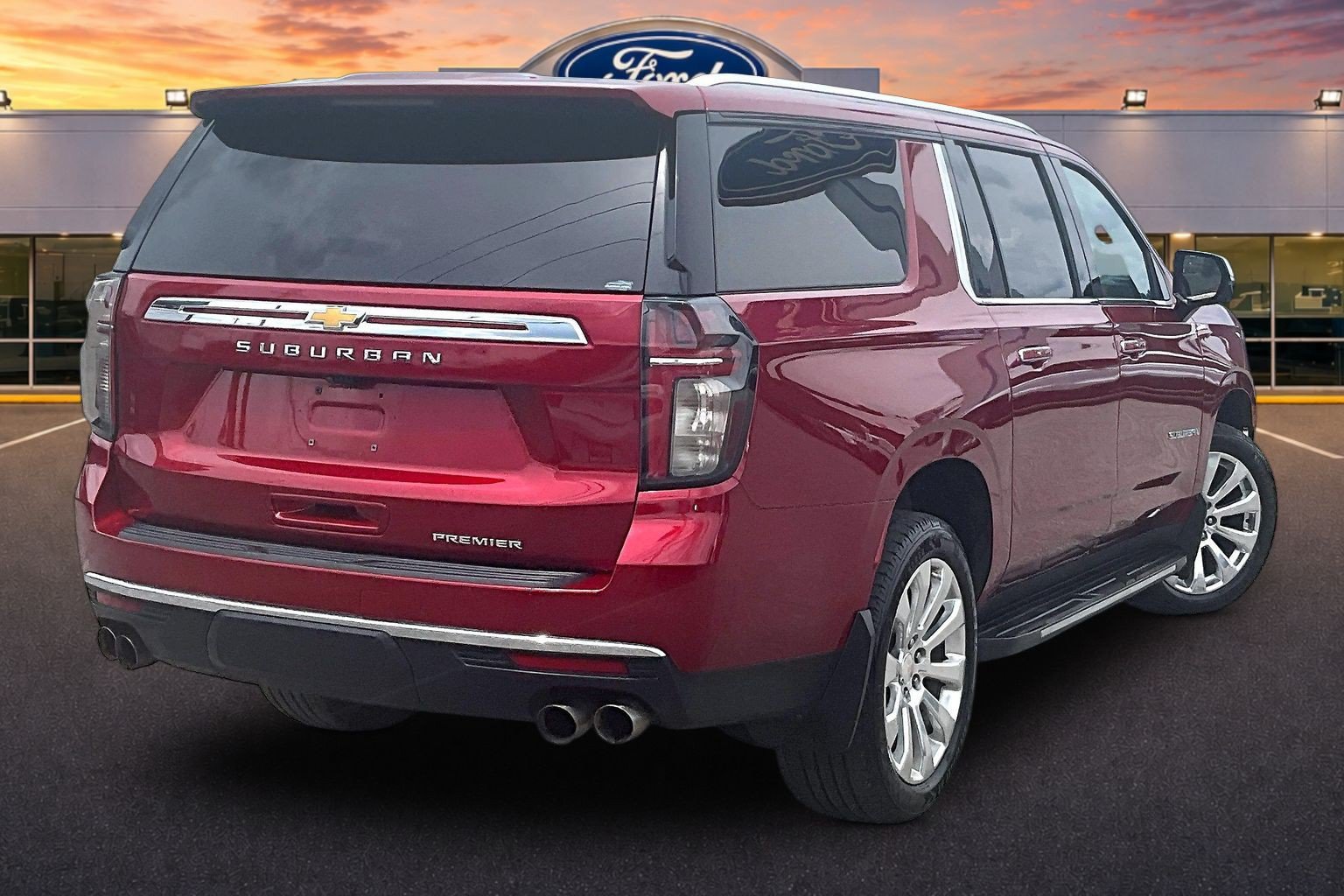 Used 2021 Chevrolet Suburban Premier w/ Premium Package AWD/4WD image 13