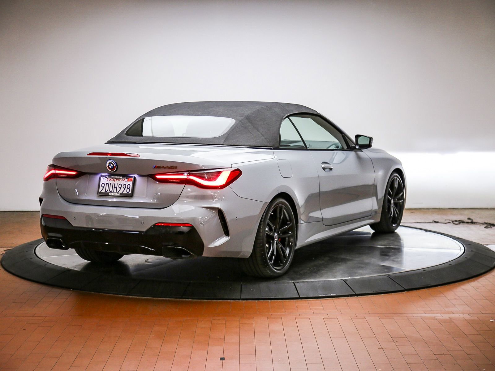 Used 2023 BMW M440i Convertible w/ Premium Package RWD image 11