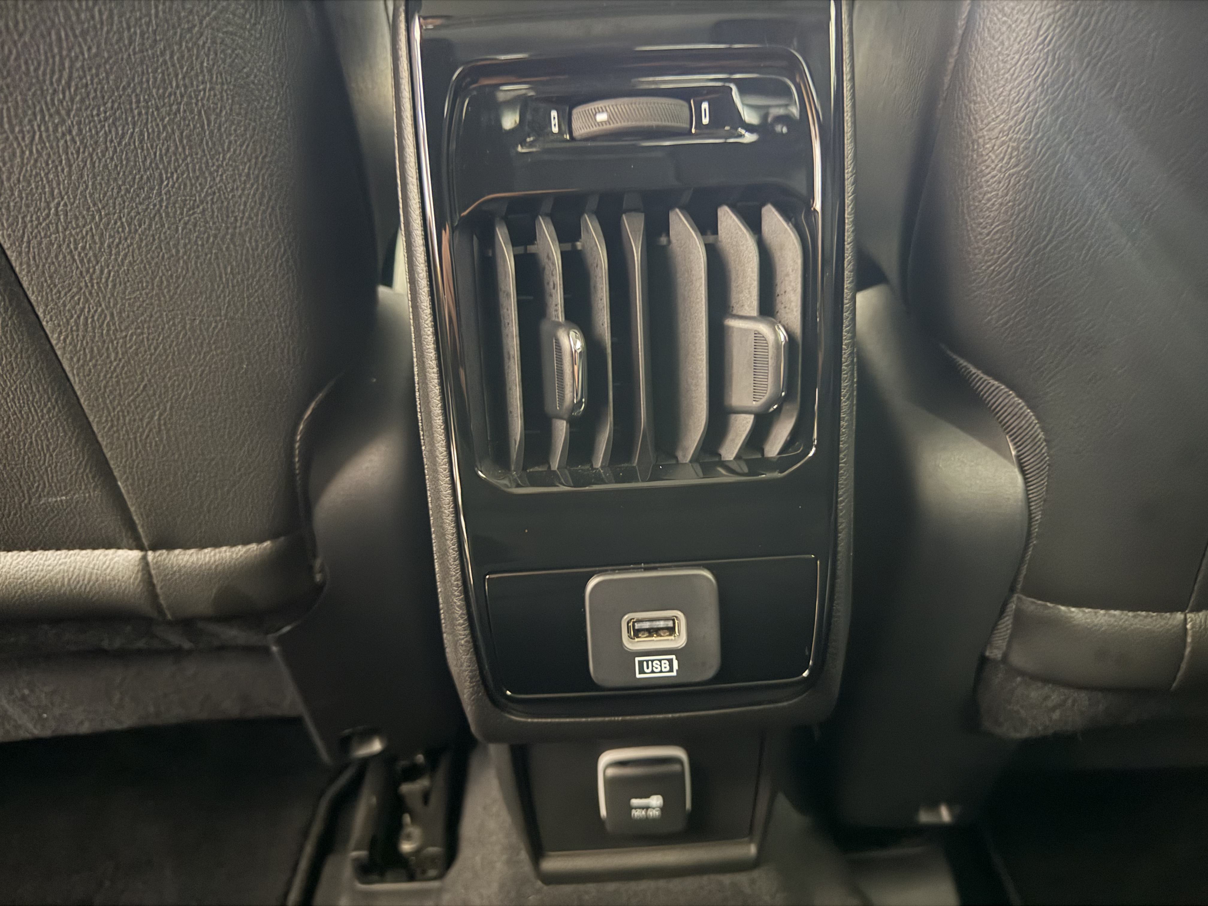 Used 2022 Jeep Compass Latitude w/ Sun and Sound Group AWD/4WD image 29