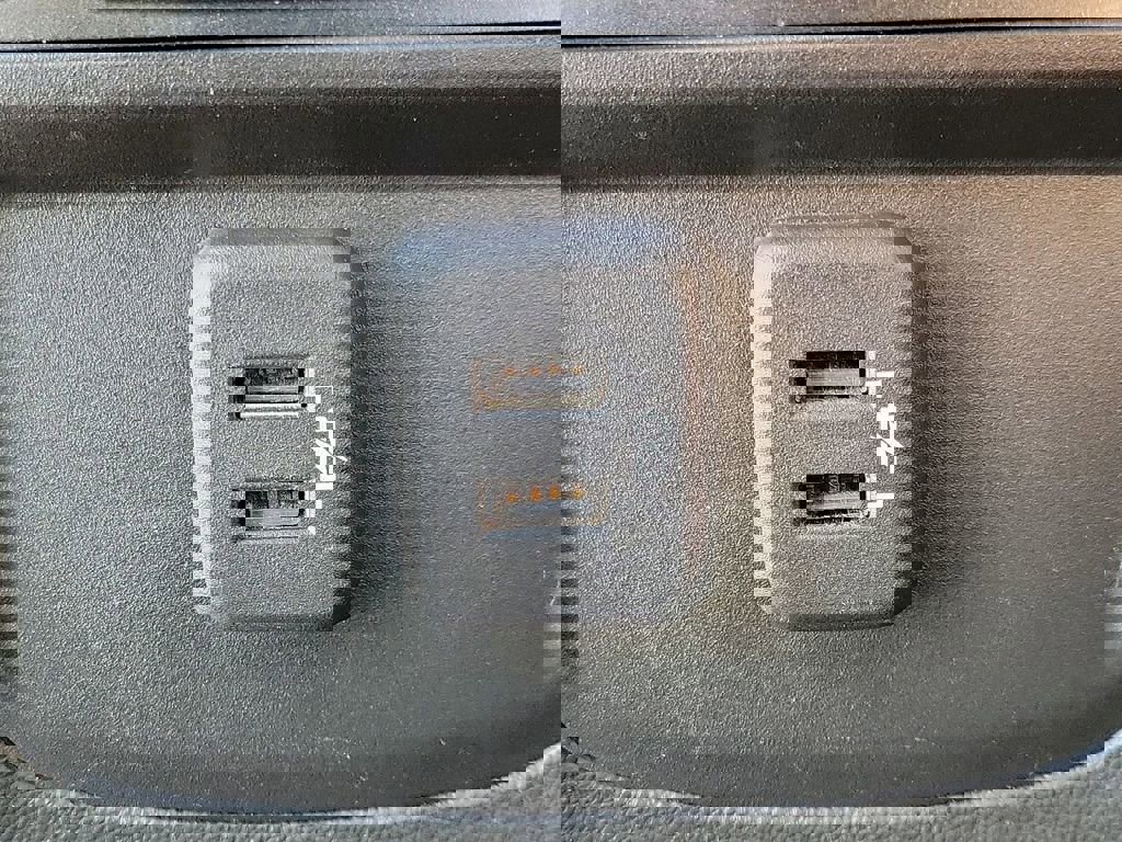 Used 2021 Buick Enclave Essence image 14