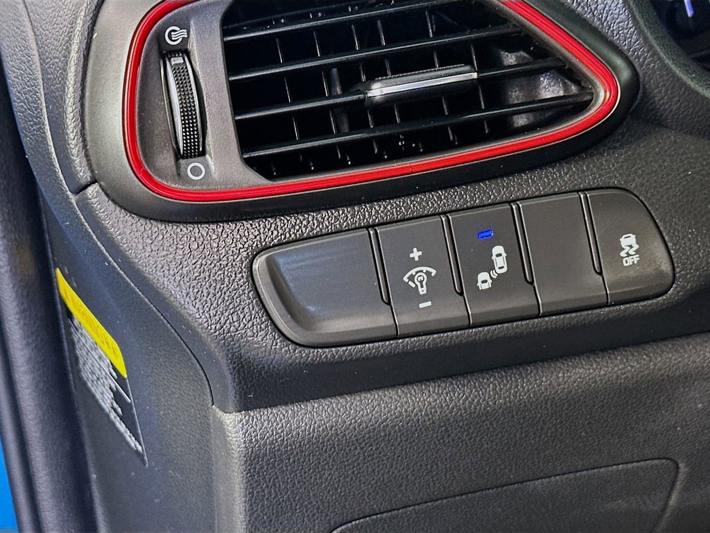 Used 2018 Hyundai Elantra GT Sport image 10