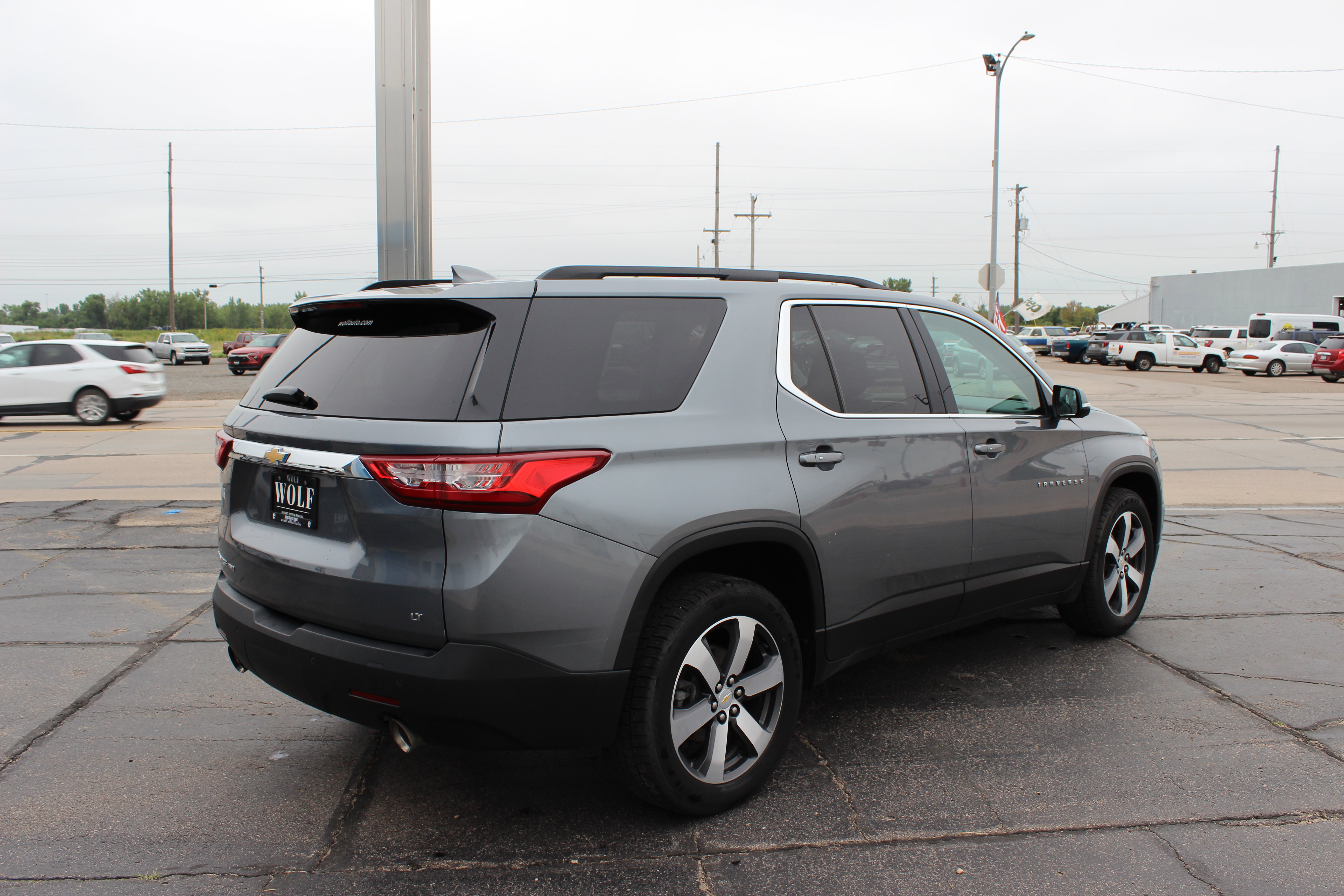 Used 2021 Chevrolet Traverse LT w/ LT Premium Package image 2