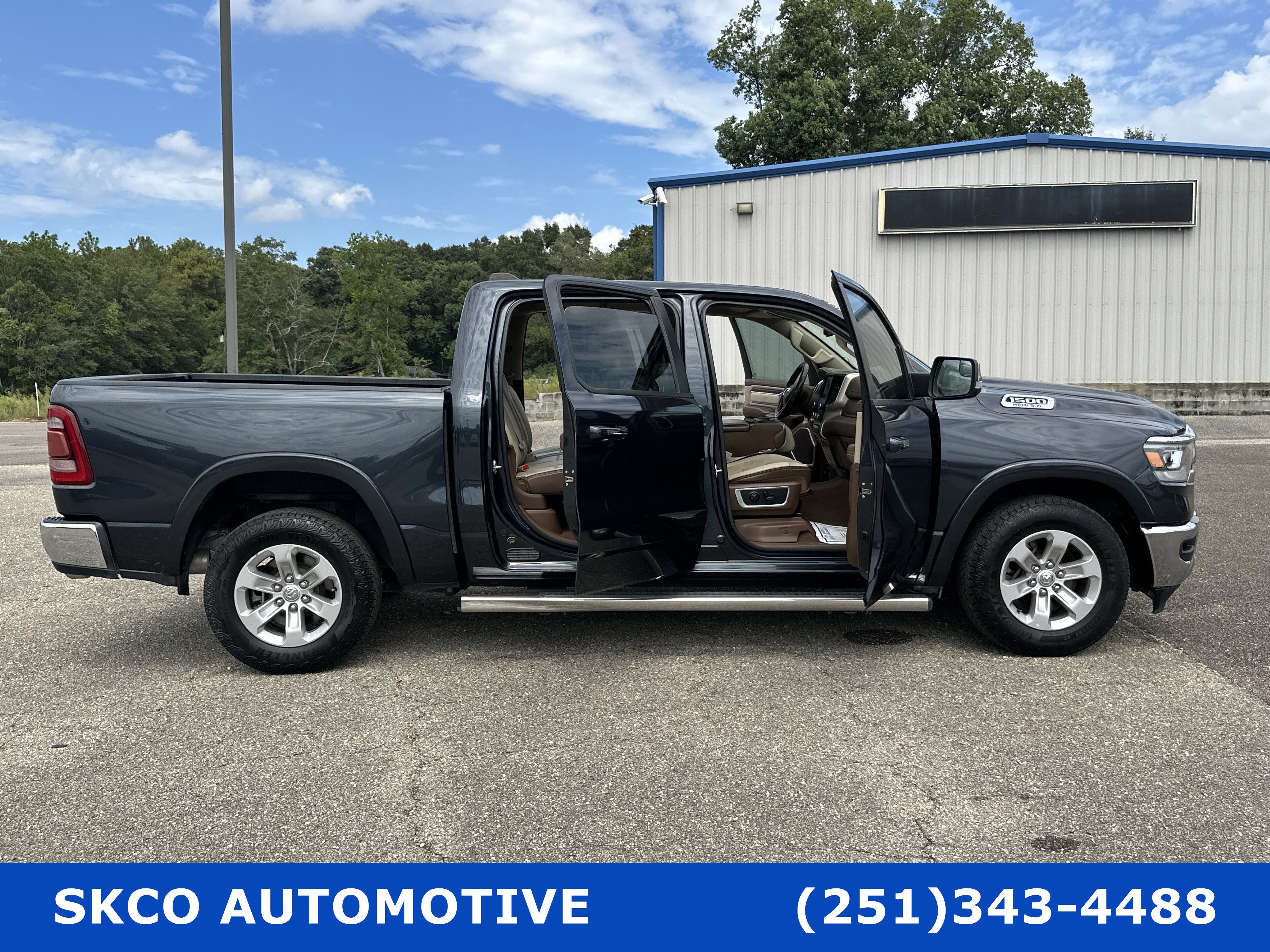 Used 2019 RAM 1500 Laramie image 30