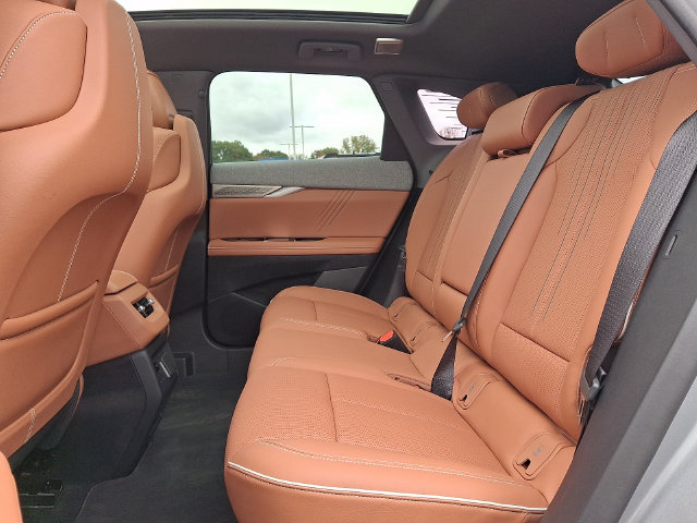 Certified 2025 Cadillac Optiq Luxury 2 AWD/4WD image 8