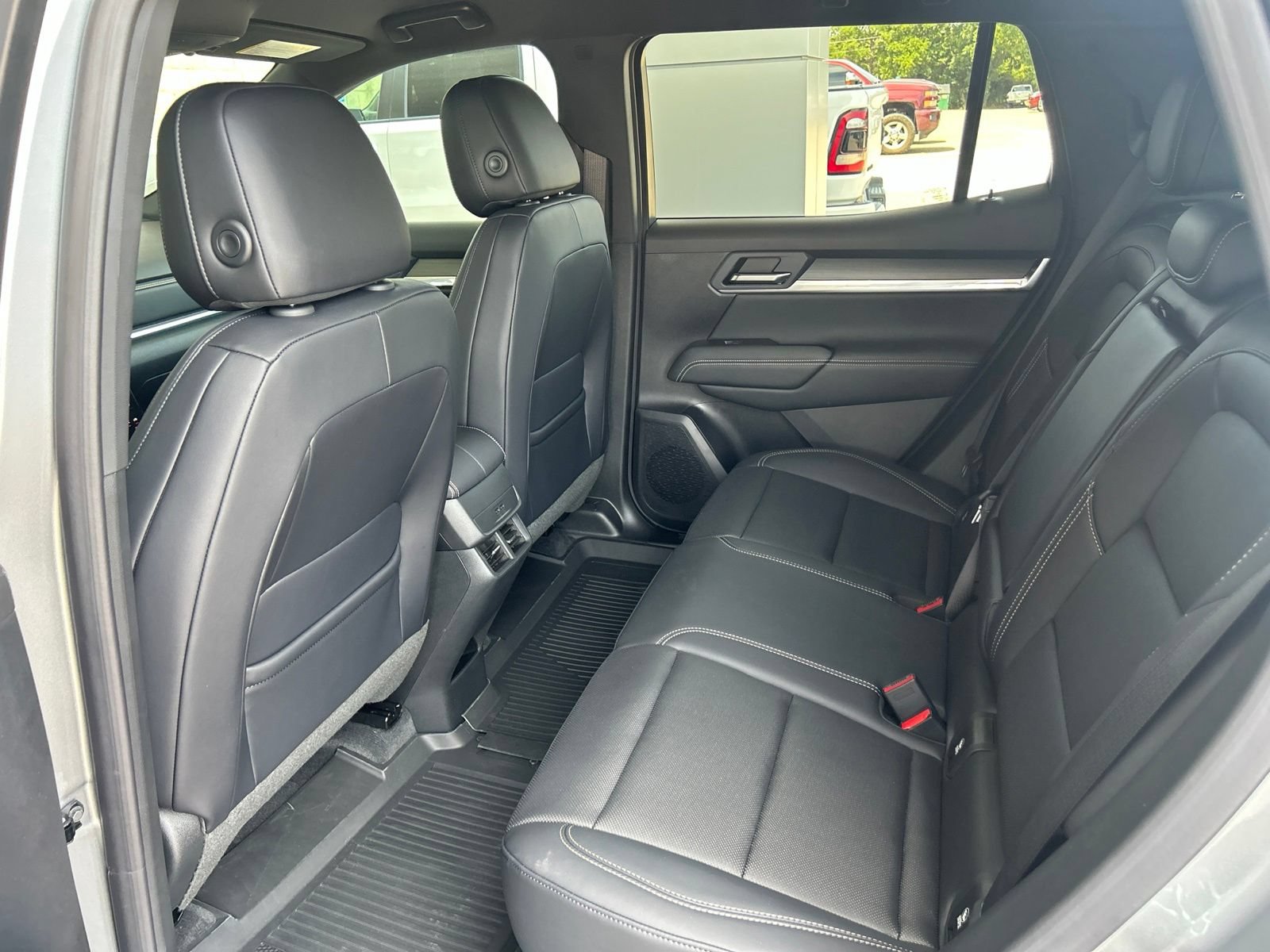 New 2027 GMC Terrain Elevation w/ Elevation Premium Package FWD image 12