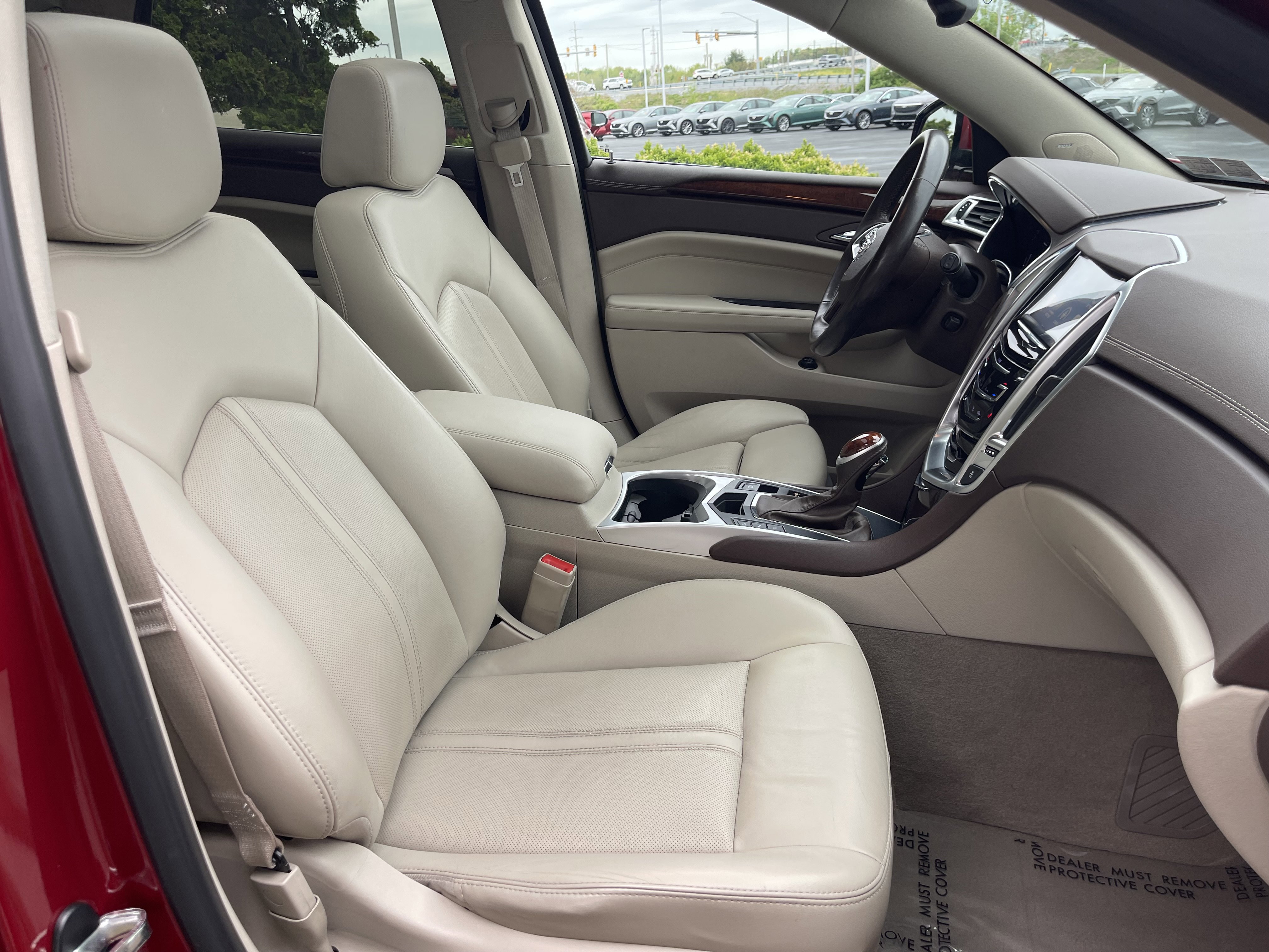 Used 2015 Cadillac SRX Luxury w/ Driver Awareness Package FWD image 23