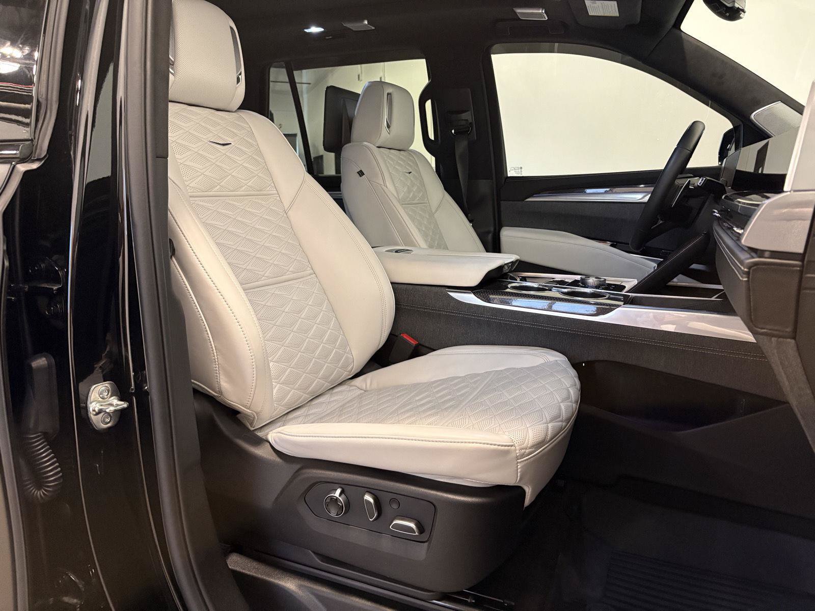 Used 2026 Cadillac Escalade V w/ LPO, ONYX Package AWD/4WD image 48