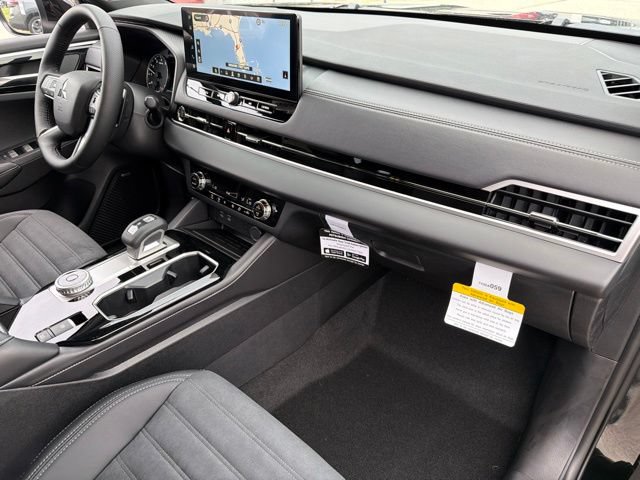 New 2026 Mitsubishi Outlander LE FWD image 9