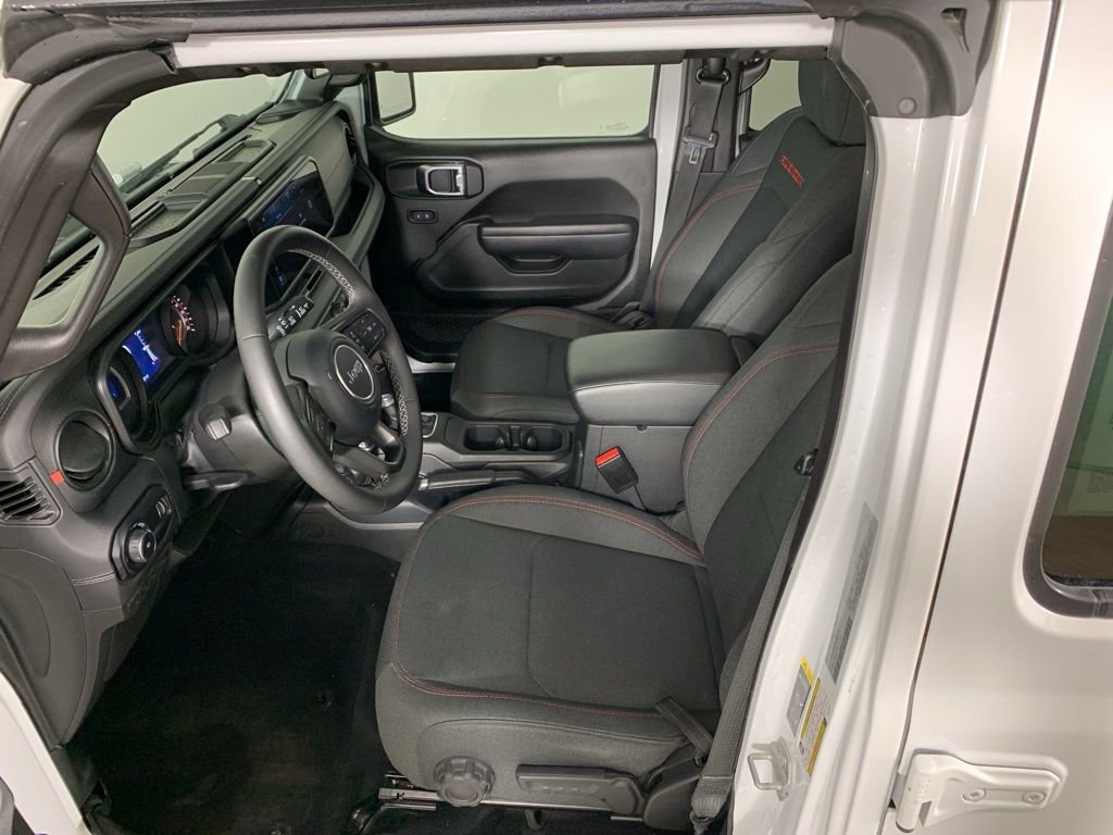 Used 2025 Jeep Wrangler Unlimited Rubicon image 28