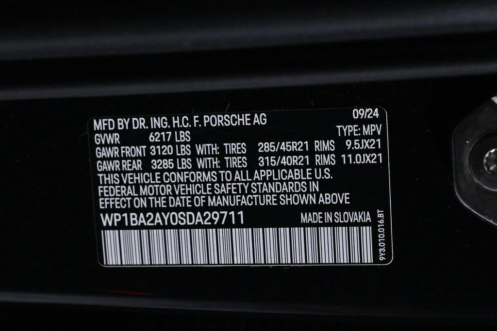 Certified 2025 Porsche Cayenne Coupe image 27