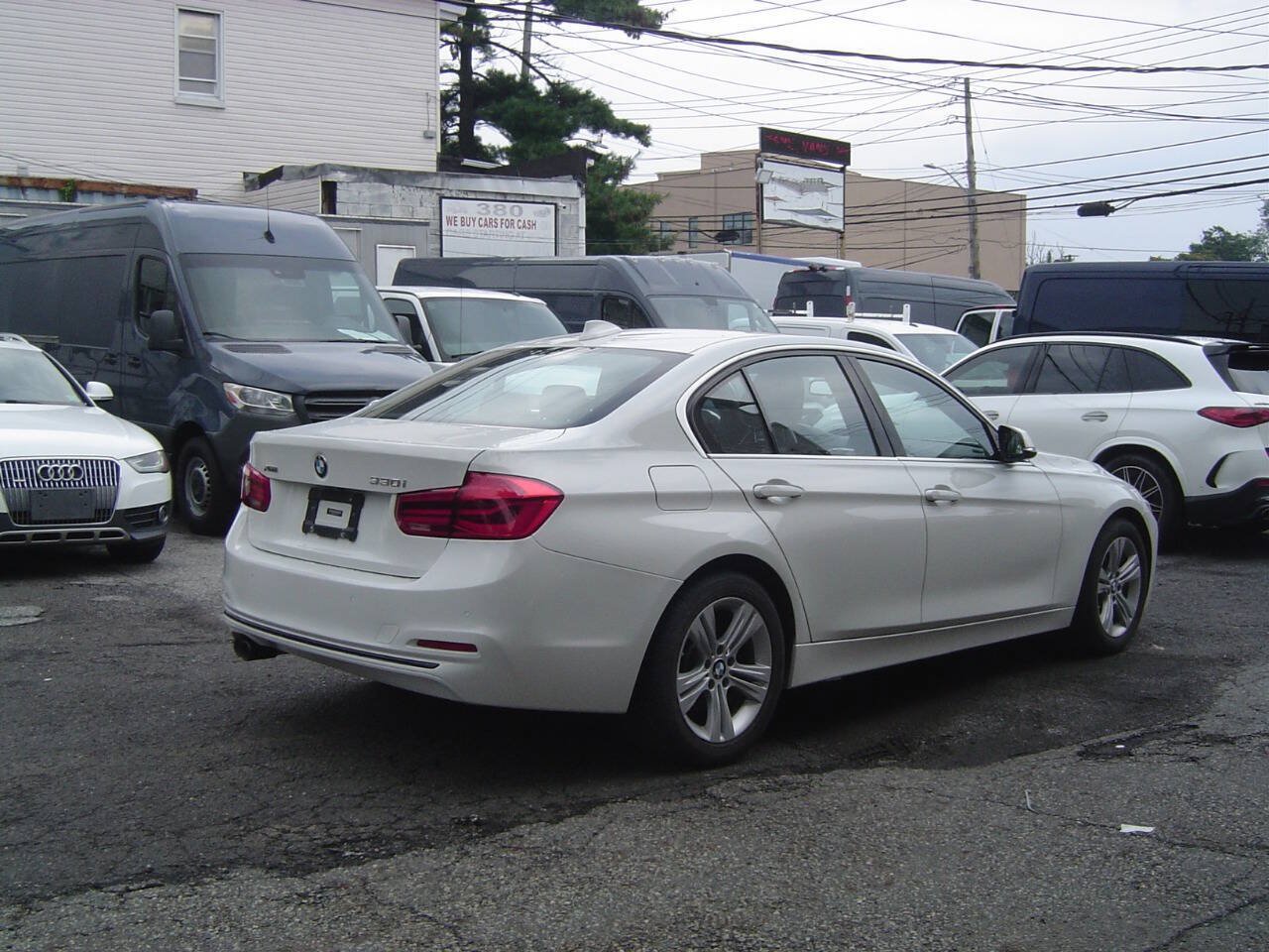 Used 2018 BMW 330i xDrive Sedan AWD/4WD image 4