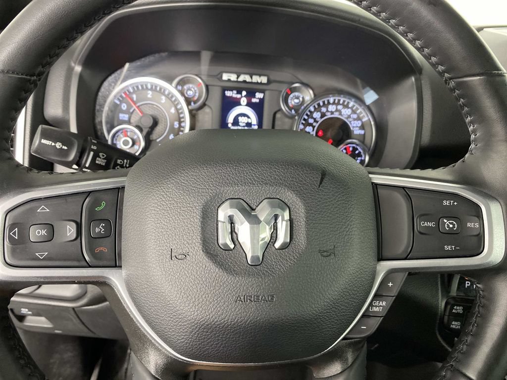 Used 2023 RAM 1500 4x4 Crew Cab image 14