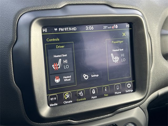 Certified 2022 Jeep Renegade Latitude w/ Convenience Group image 23