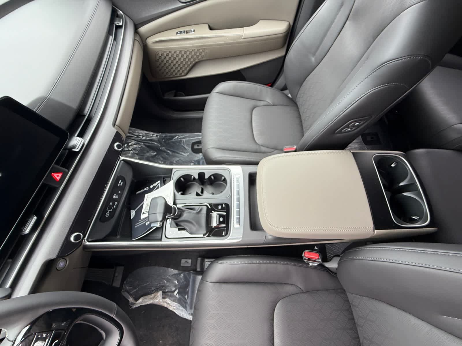 New 2027 Kia Carnival EX FWD image 17