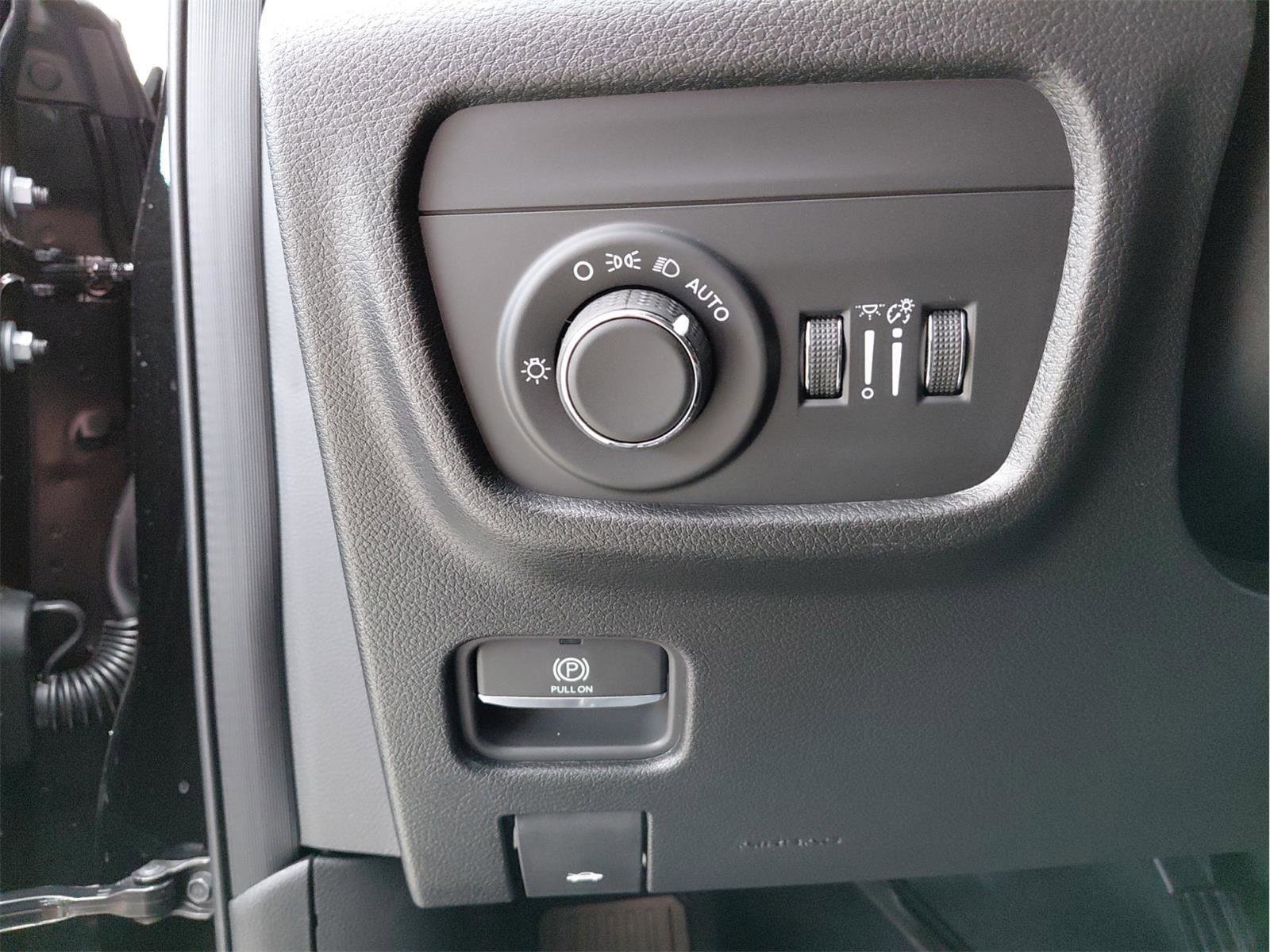 New 2025 Jeep Grand Cherokee L Laredo w/ Luxury Tech Group I AWD/4WD image 33