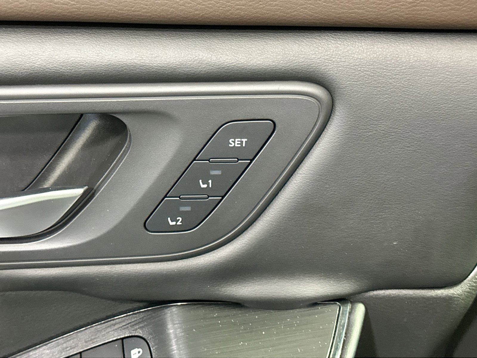 Used 2023 Nissan Rogue SL w/ SL Premium Package image 17