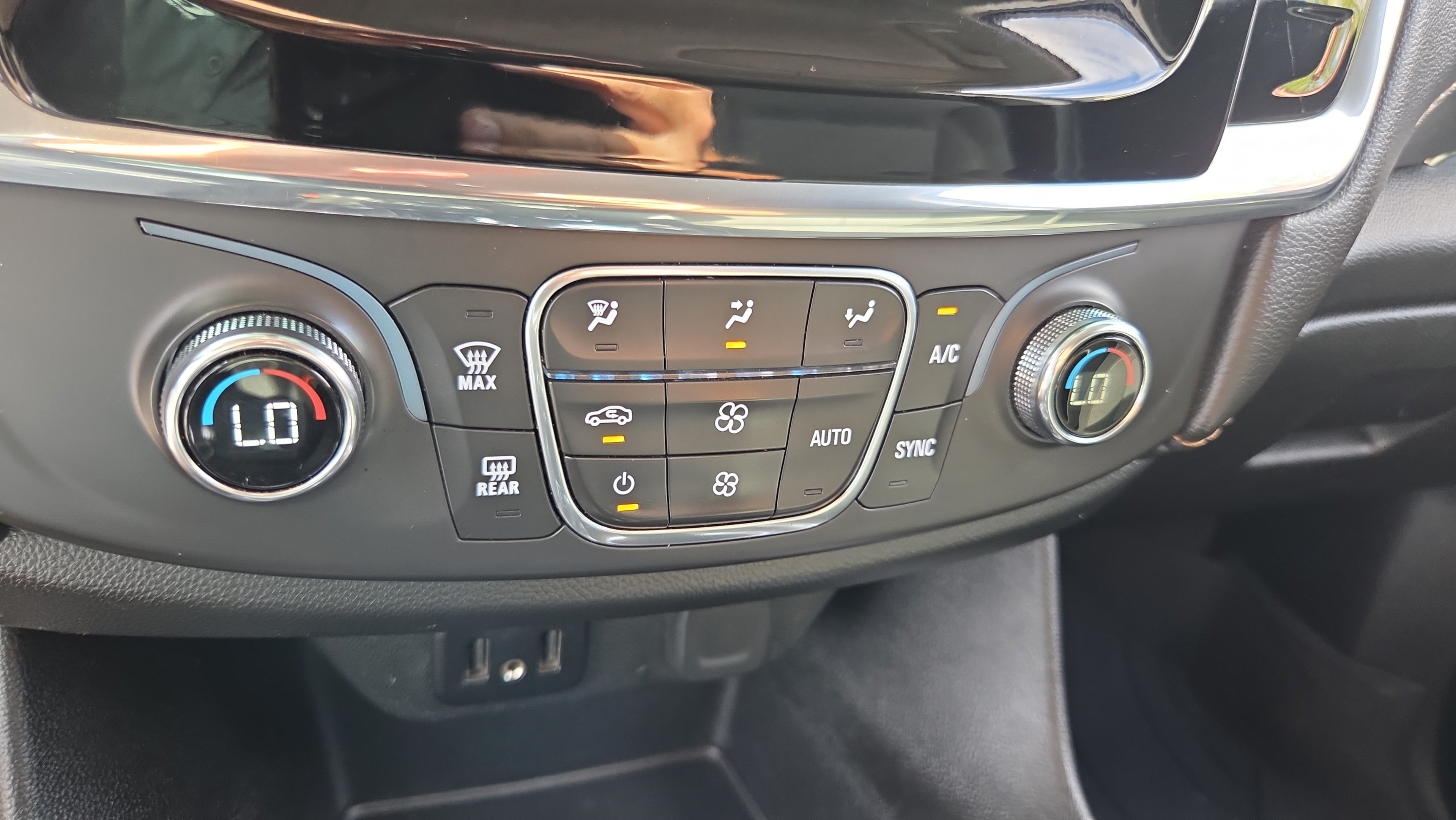 Certified 2020 Chevrolet Traverse LS w/ LPO, Floor Liner Package FWD image 20
