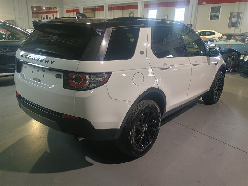 Used 2019 Land Rover Discovery Sport SE AWD/4WD image 5
