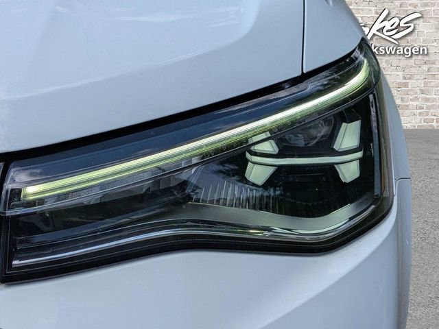Used 2025 Volkswagen Taos SE FWD image 6