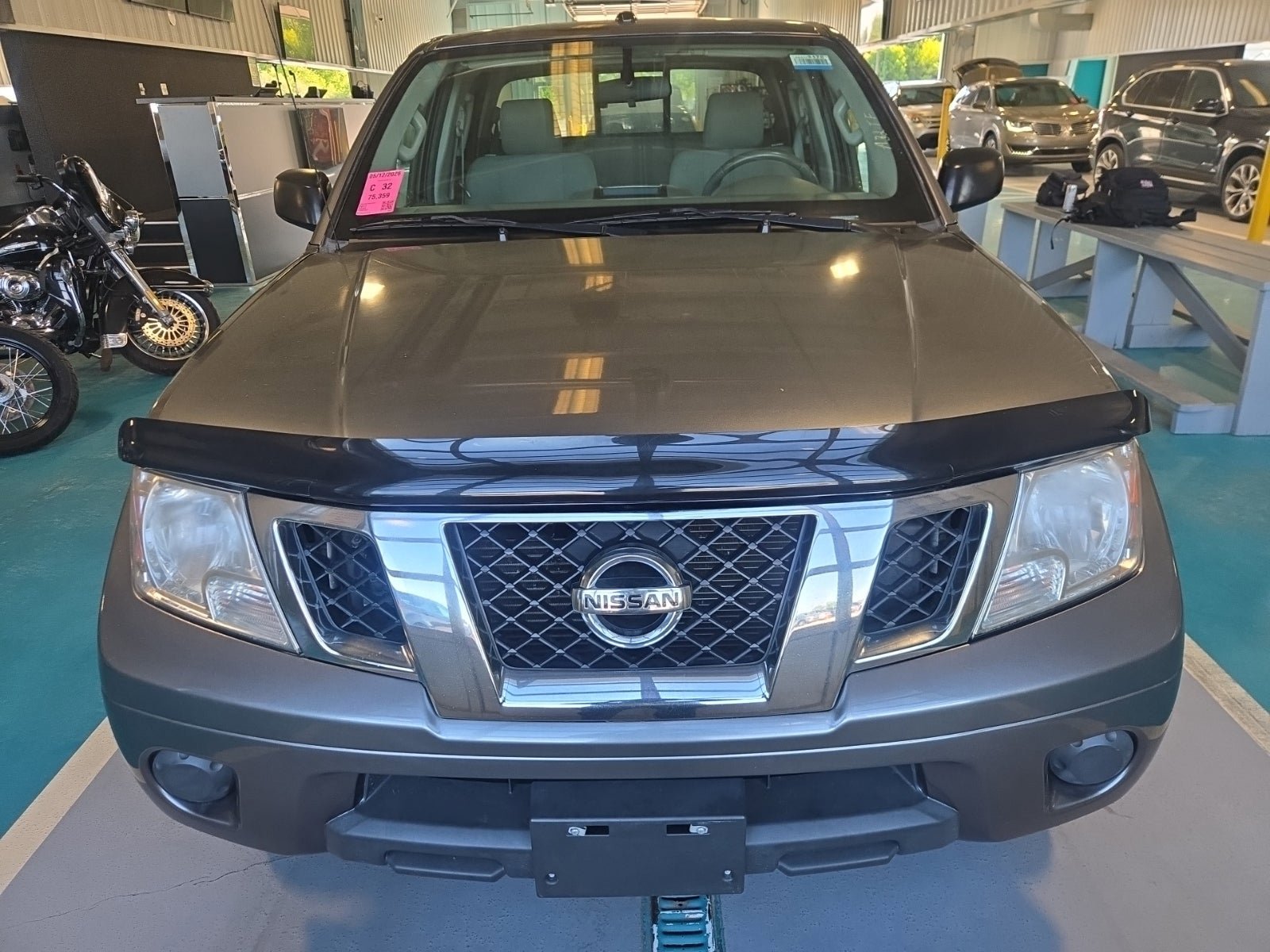Used 2017 Nissan Frontier SV AWD/4WD image 2