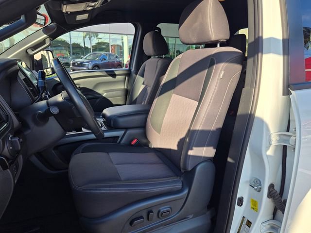 Used 2024 Nissan Titan SV w/ SV Convenience Package AWD/4WD image 12