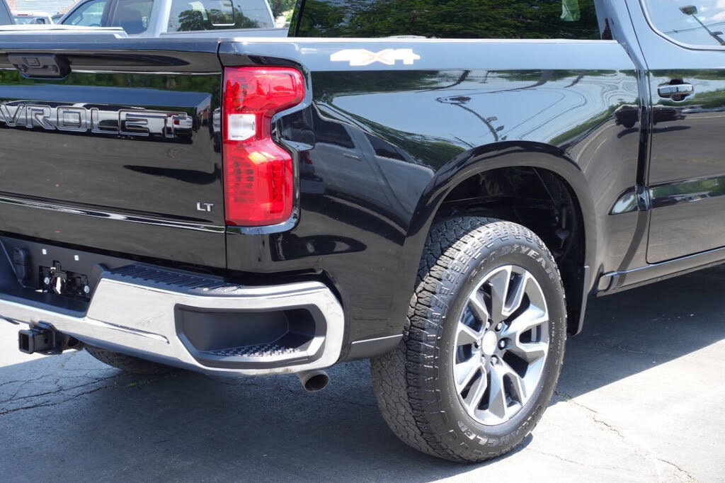 Used 2024 Chevrolet Silverado 1500 LT AWD/4WD image 11