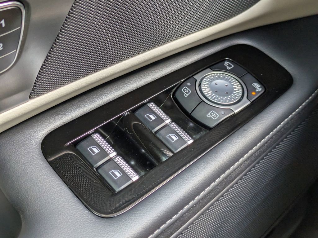 Used 2024 Lincoln Nautilus Reserve image 27