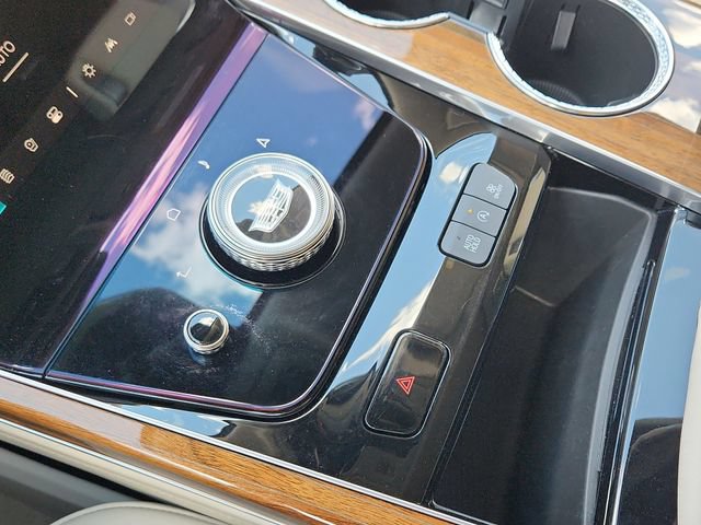 Used 2025 Cadillac Escalade ESV Sport Platinum AWD/4WD image 18