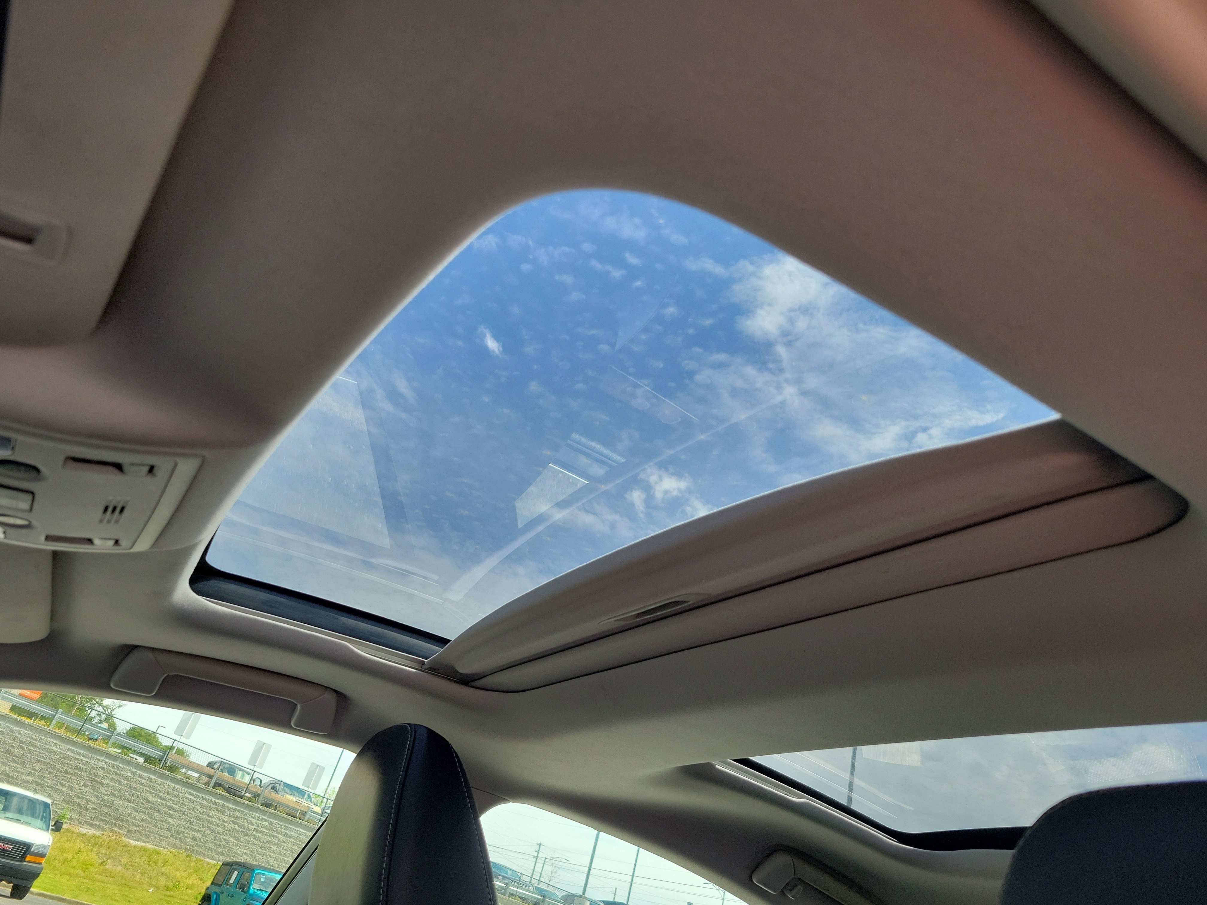 Used 2015 Lexus ES 350 w/ Ultra Luxury Package image 3