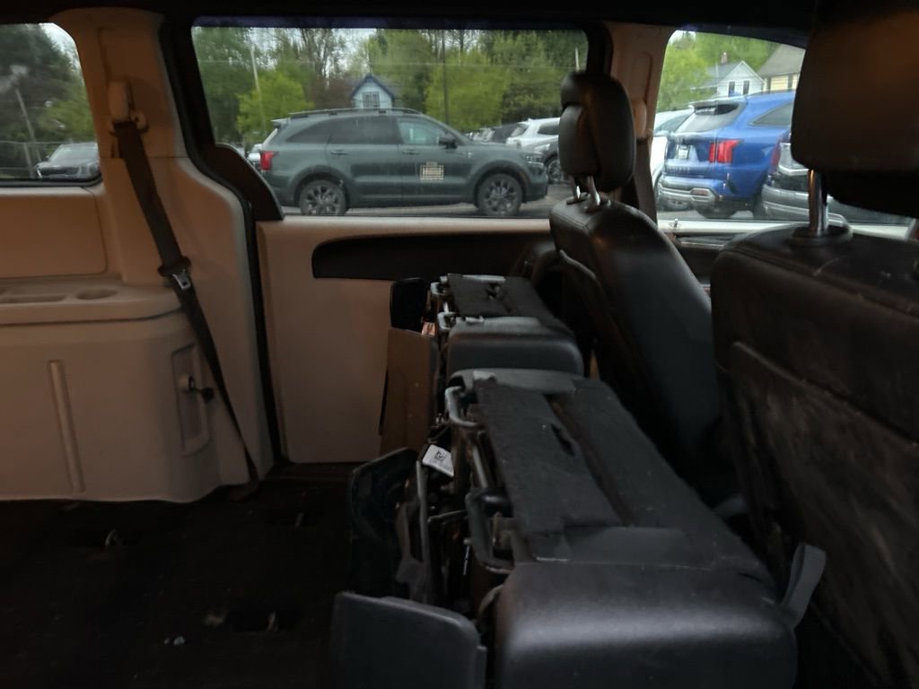 Used 2019 Dodge Grand Caravan SXT FWD image 10