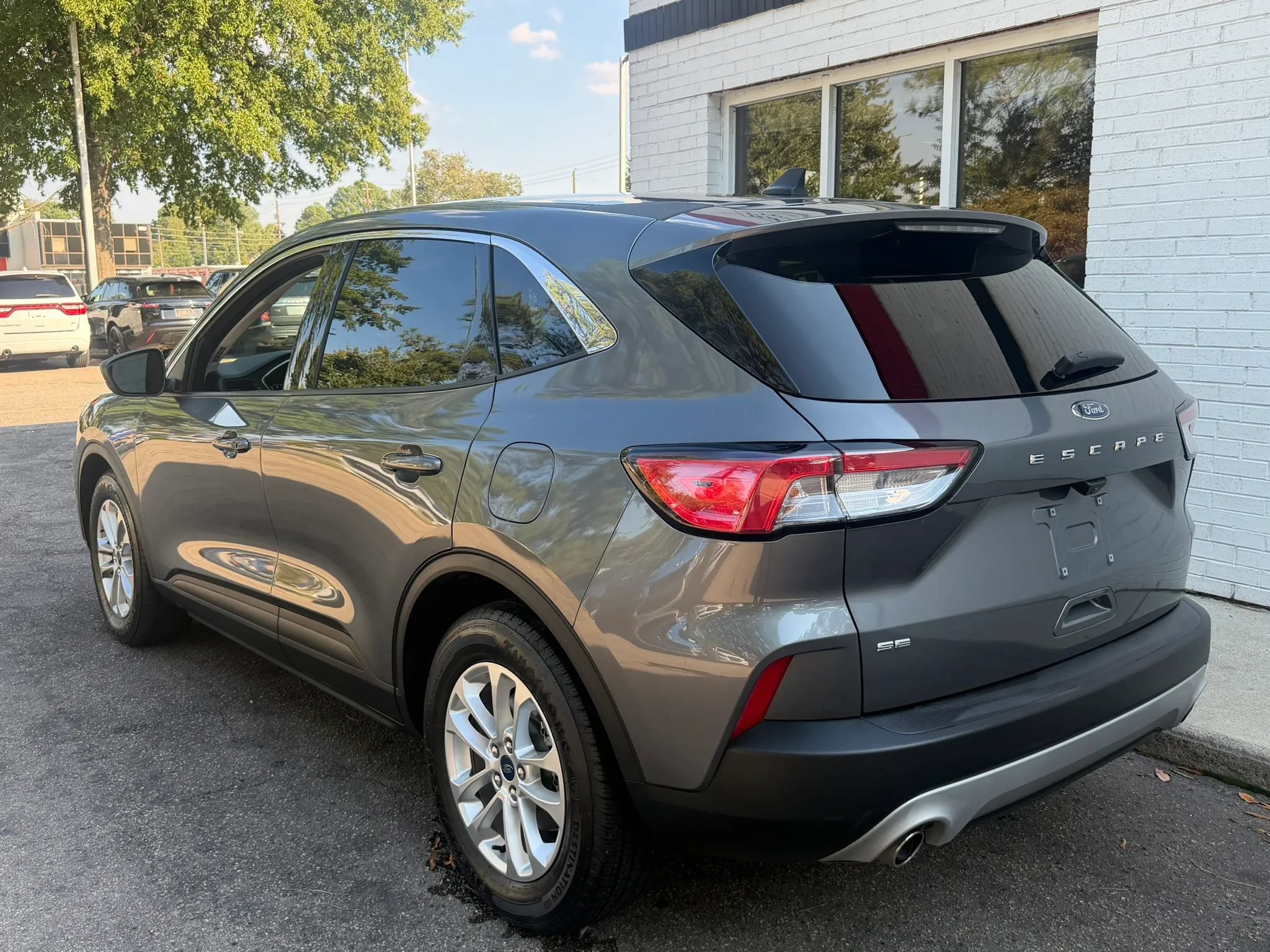 Used 2022 Ford Escape SE w/ Cold Weather Package FWD image 7