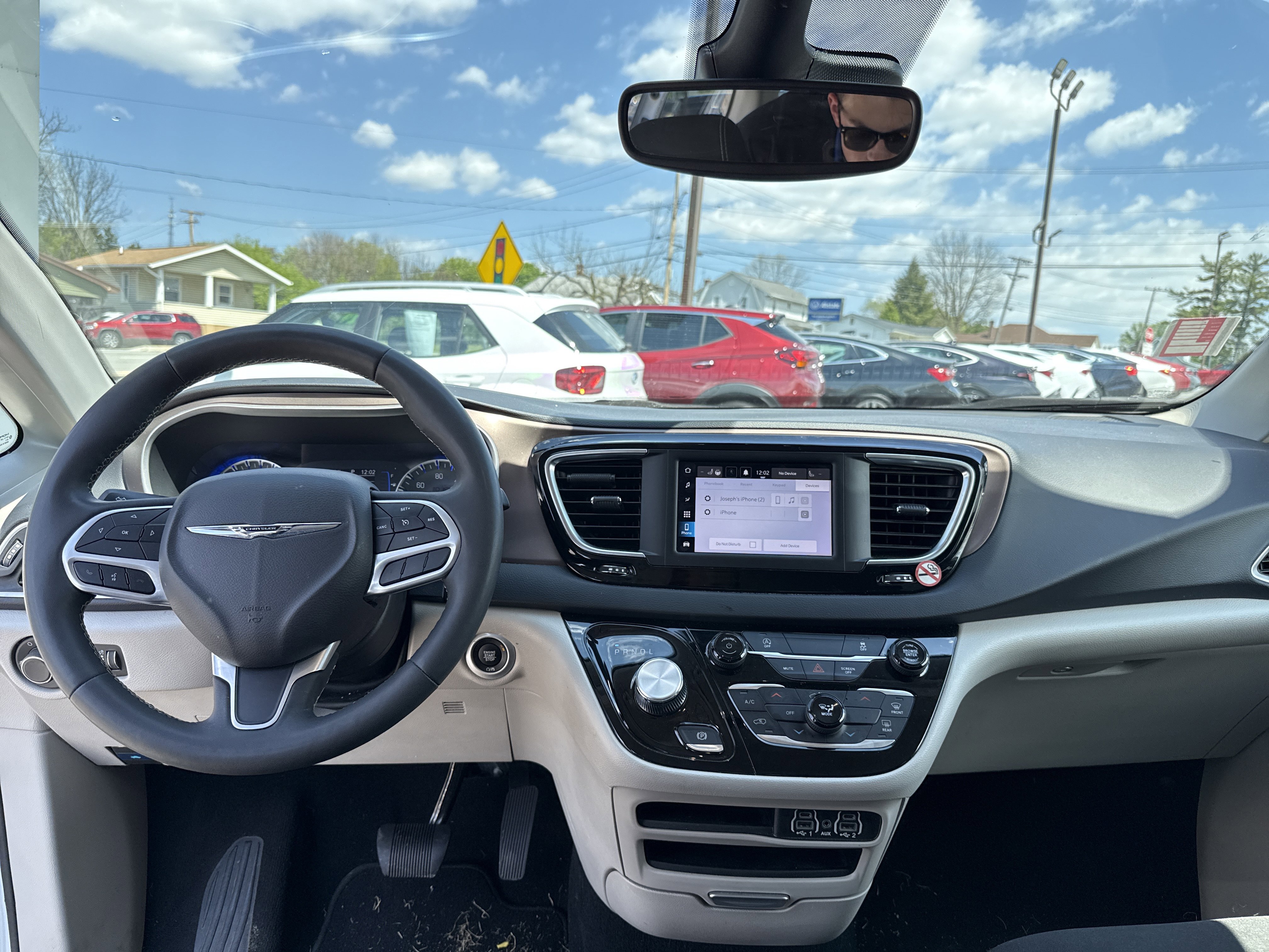 Used 2023 Chrysler Voyager LX FWD image 12