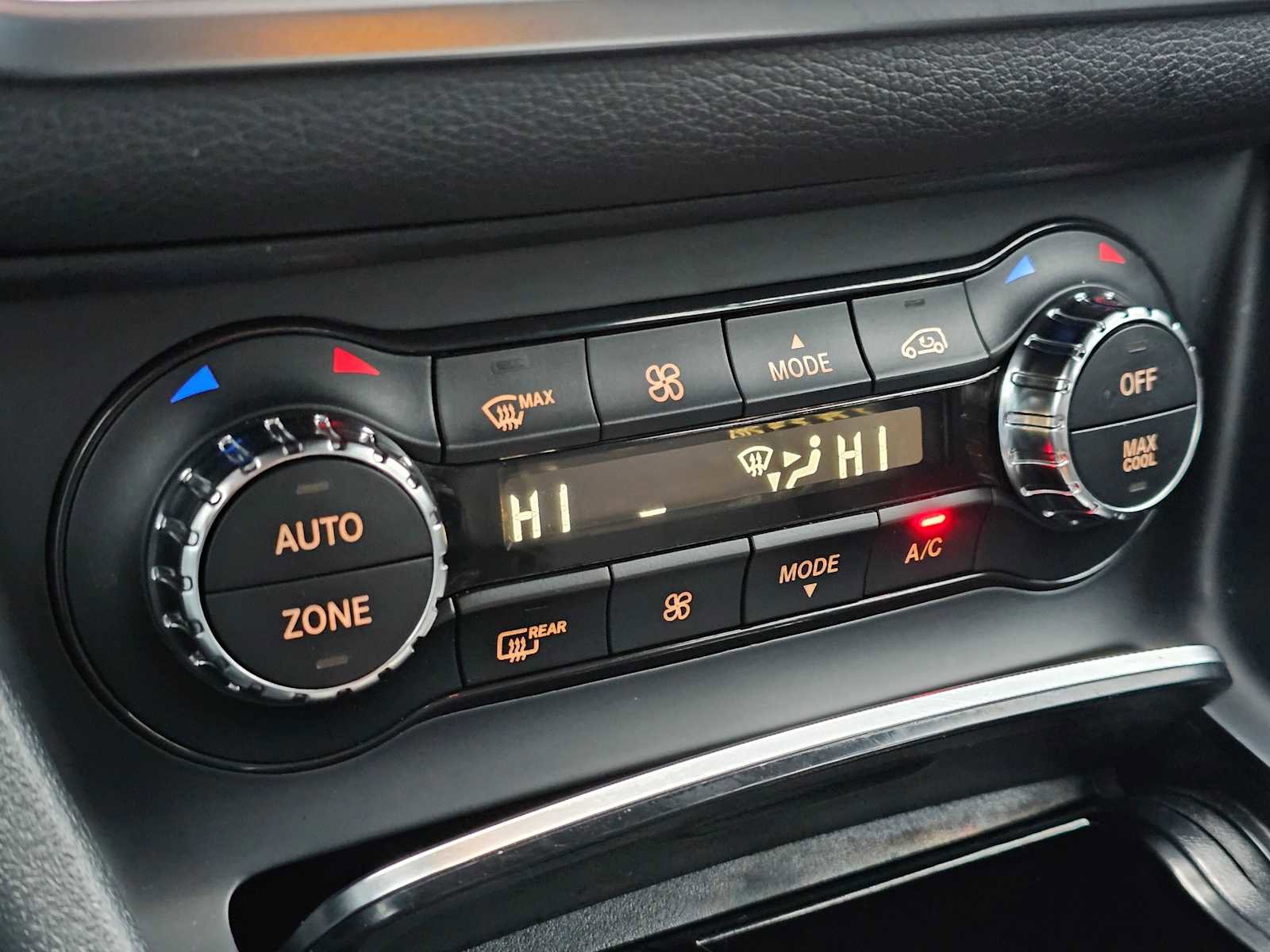 Used 2018 Mercedes-Benz CLA 250 4MATIC image 30