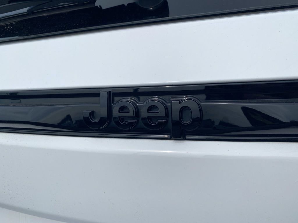 Used 2023 Jeep Grand Cherokee Altitude AWD/4WD image 42
