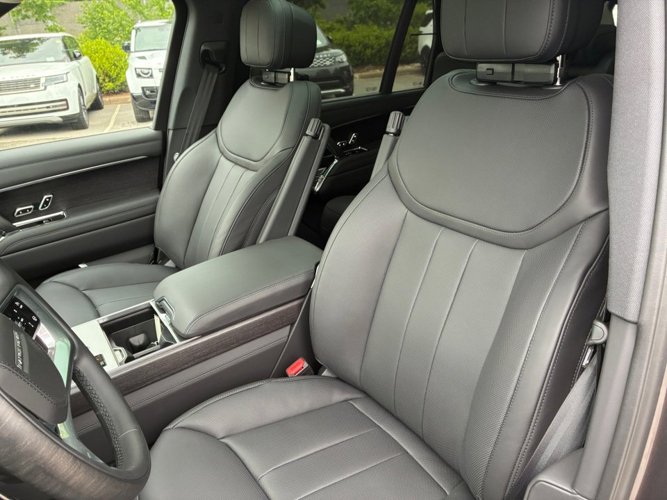 New 2026 Land Rover Range Rover Long Wheelbase SE AWD/4WD image 30