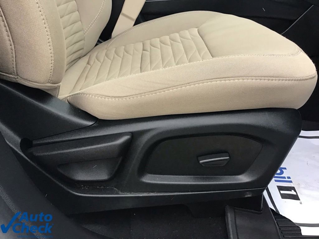 Used 2021 Ford Explorer XLT image 24