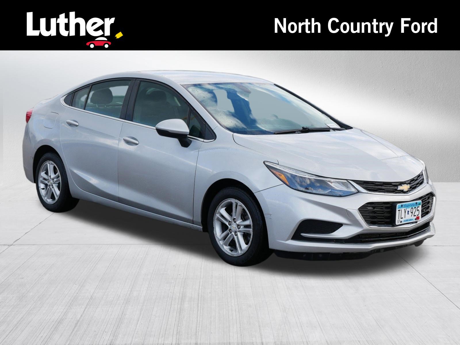 Used 2017 Chevrolet Cruze LT FWD image 1