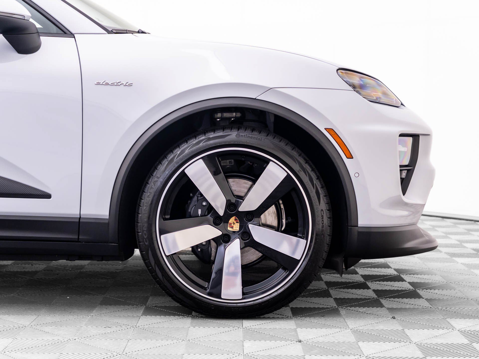 New 2026 Porsche Macan 4 Electric AWD/4WD image 31