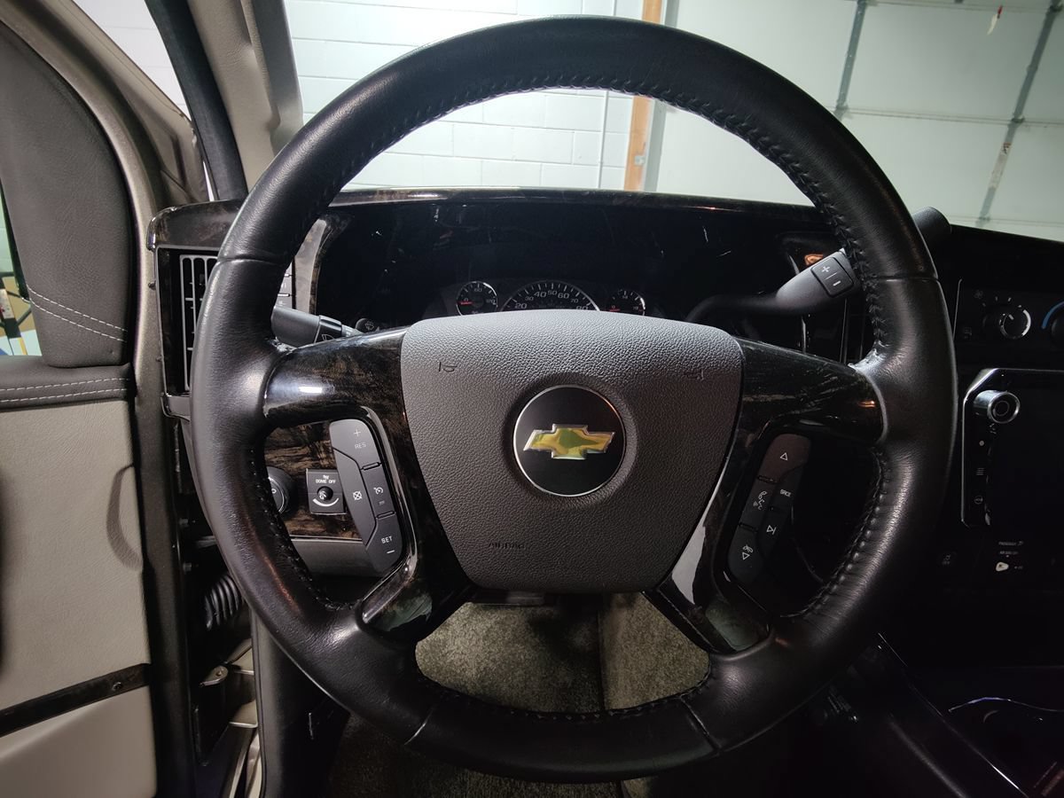 Used 2022 Chevrolet Express 2500 Extended w/ Enhanced Convenience Package RWD image 30