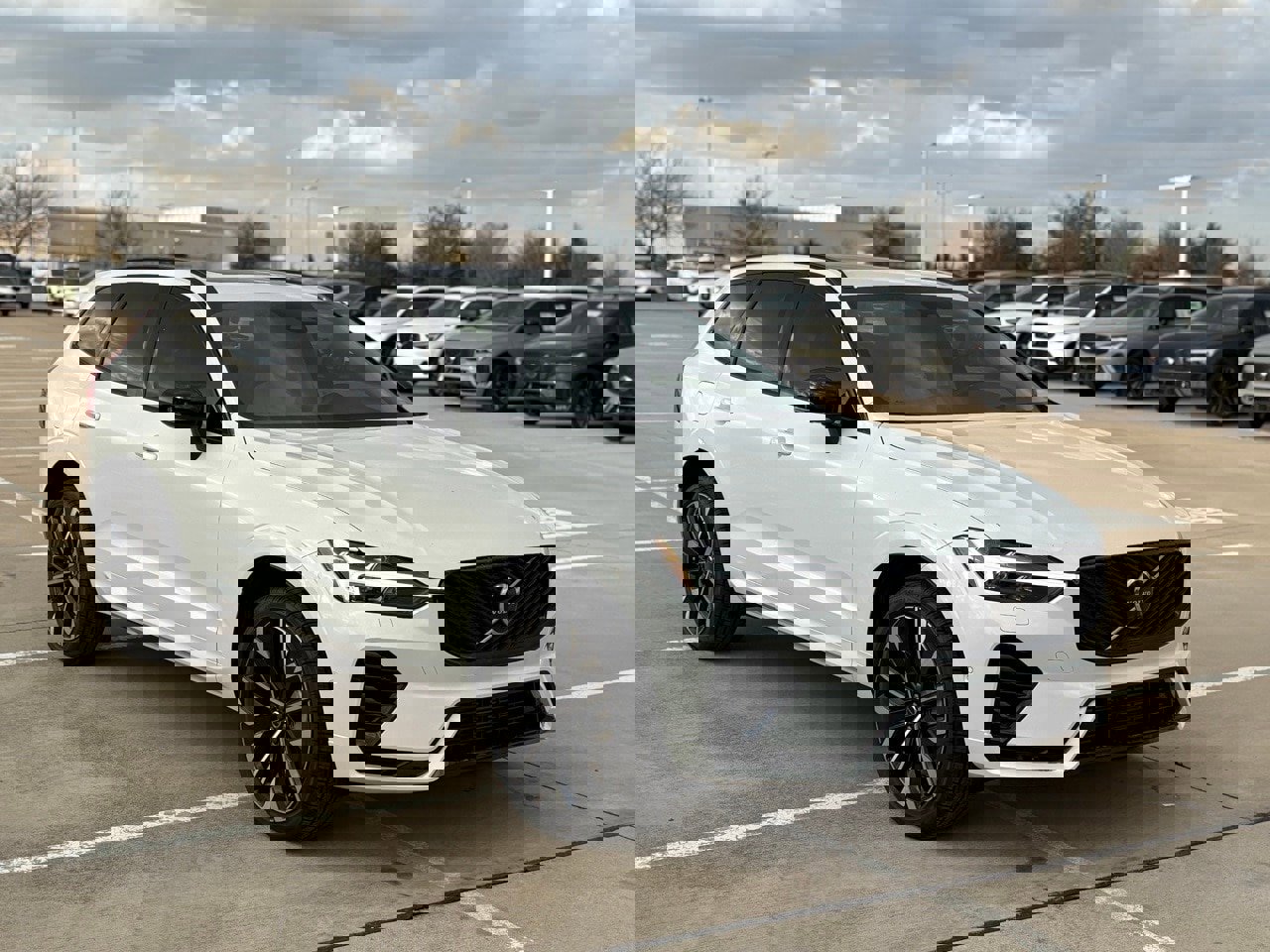 New 2026 Volvo XC60 T8 Ultra w/ Protection Package Premier image 4