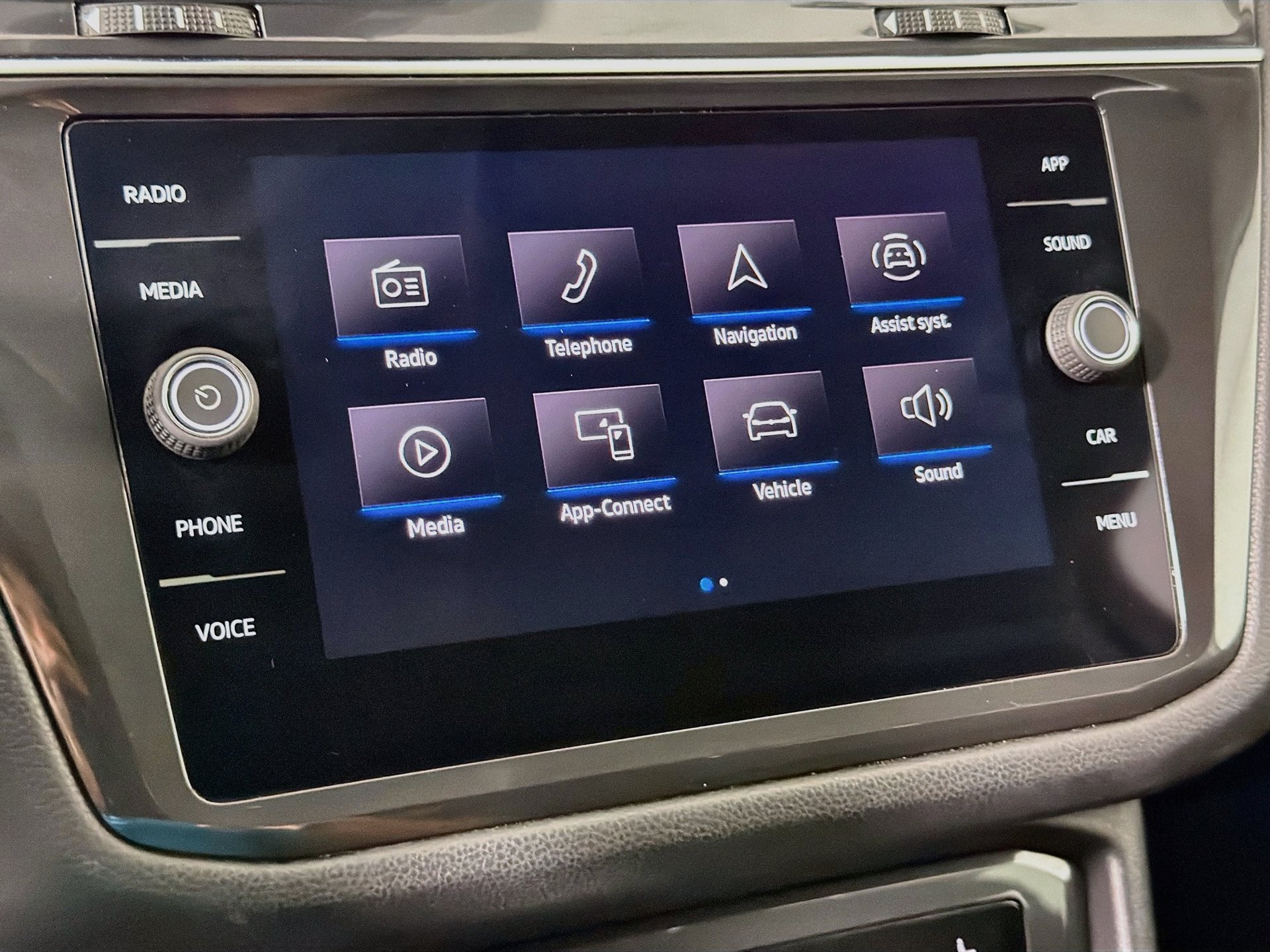 Used 2022 Volkswagen Tiguan SE w/ Panoramic Sunroof Package FWD image 14