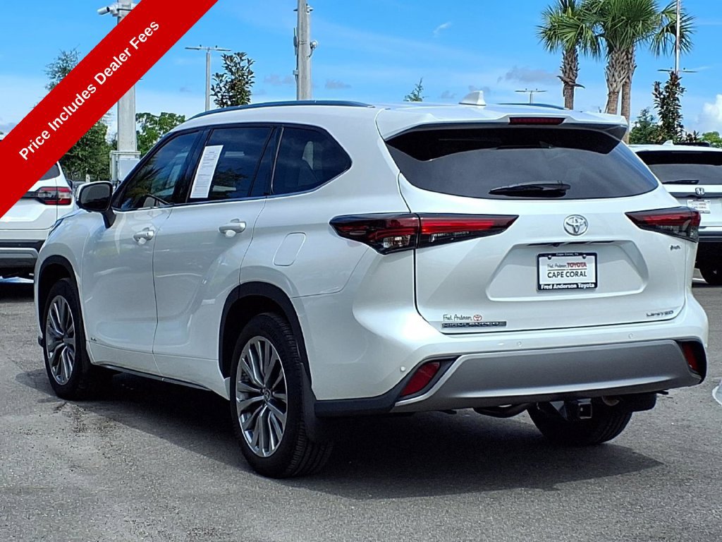 Used 2025 Toyota Highlander Limited AWD/4WD image 5