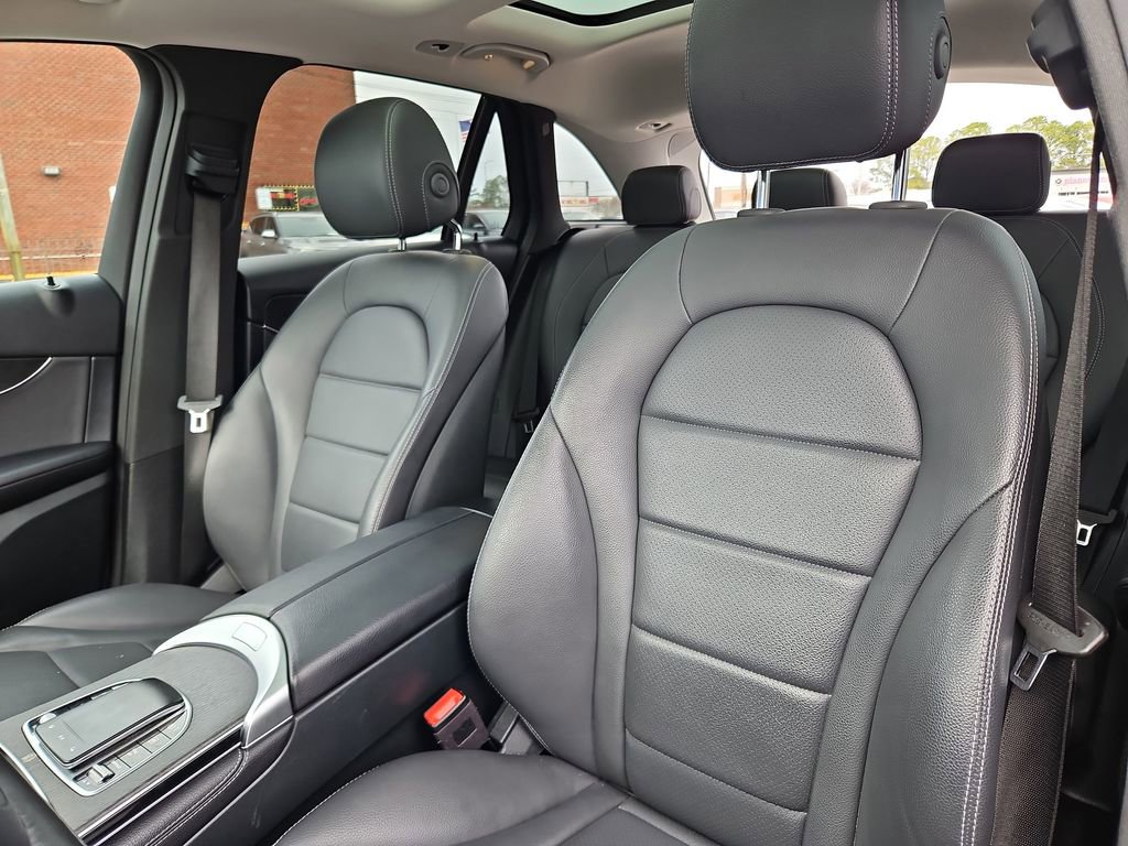 Used 2021 Mercedes-Benz GLC 300 4MATIC image 24