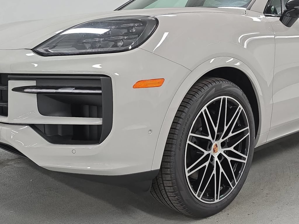 New 2026 Porsche Cayenne Coupe AWD/4WD image 11