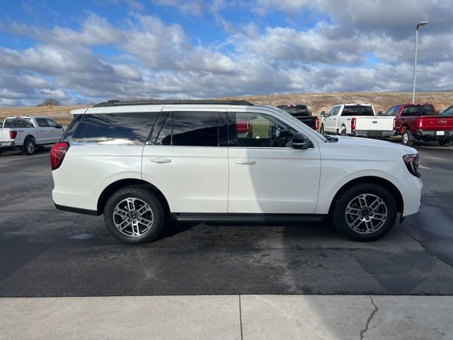 Used 2025 Ford Expedition Active image 4