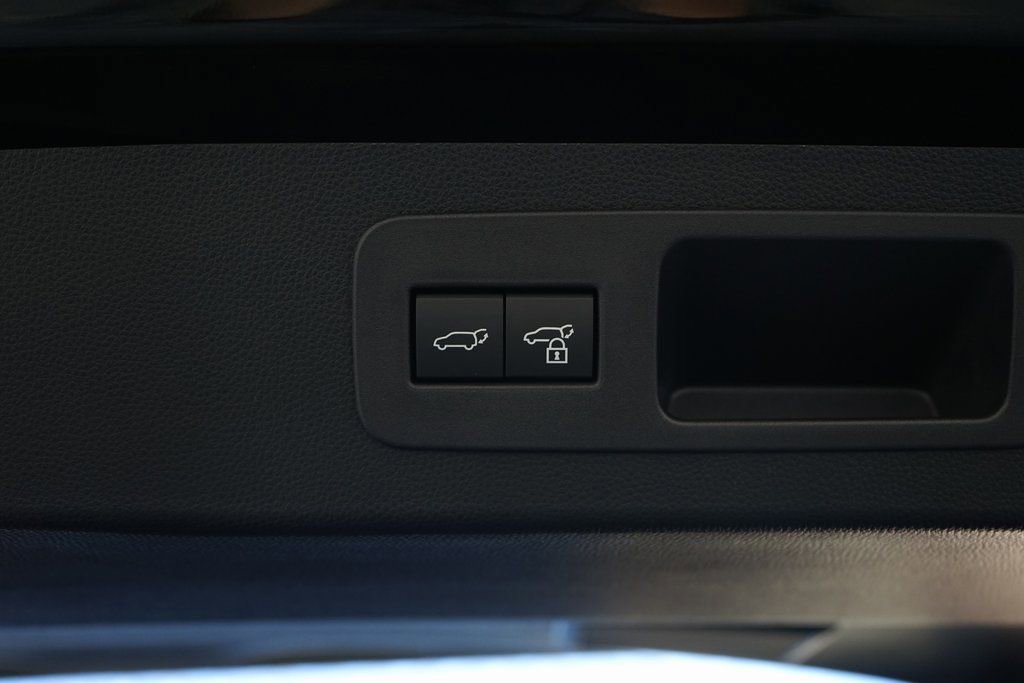 Used 2026 Lexus LX 600 4WD w/ Accessory Package (Z1) image 37