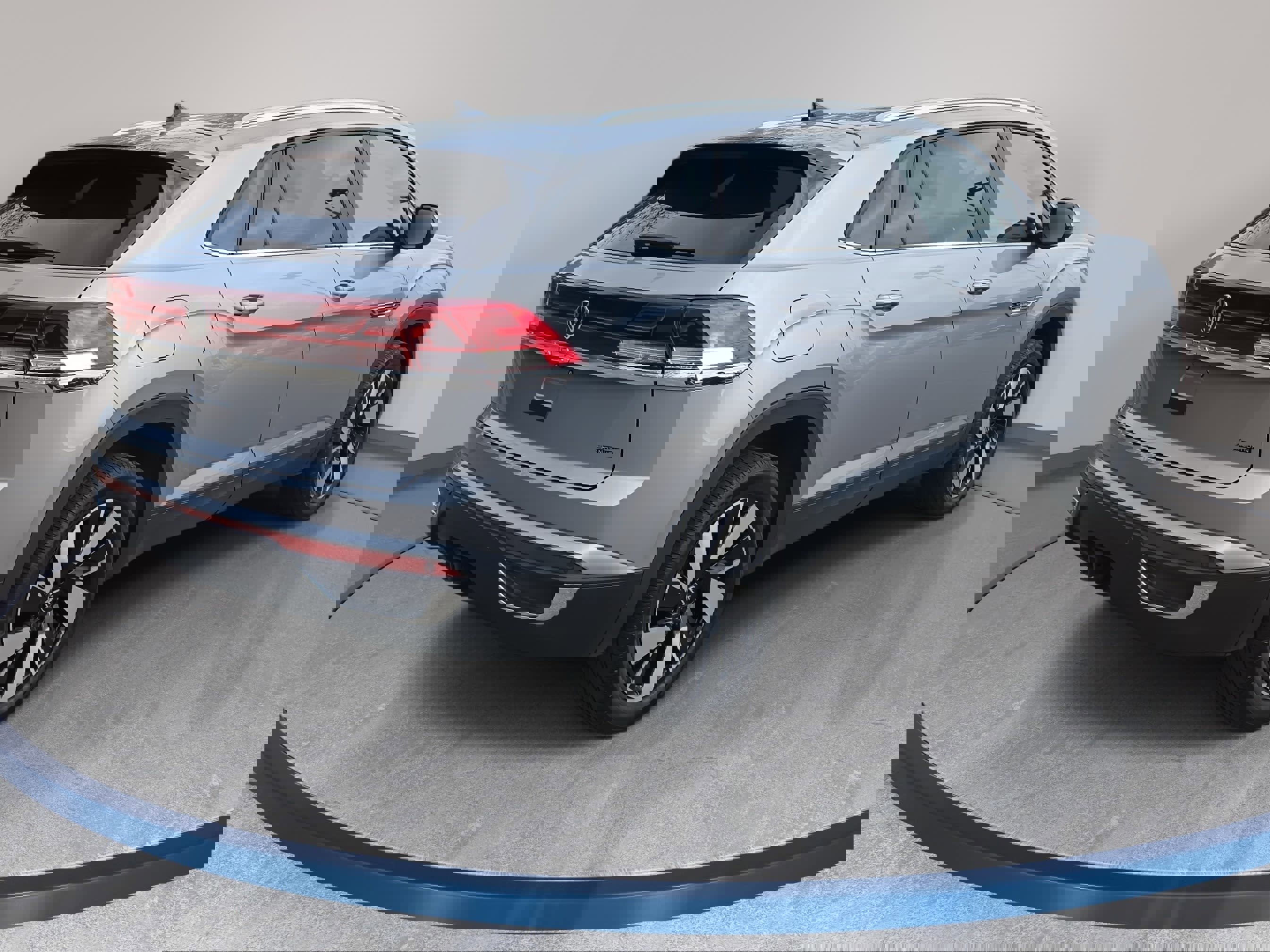 Used 2024 Volkswagen Atlas Cross Sport SE w/ Panoramic Sunroof Package image 5